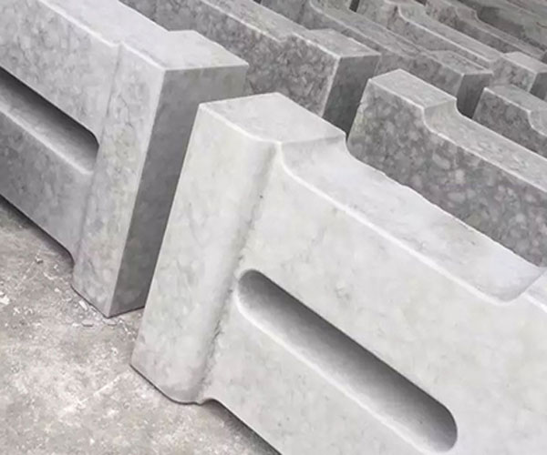 路側石